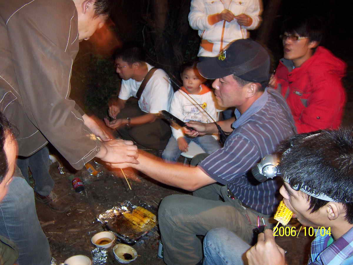 伏龙山的活动照片快点上来啊！！！
