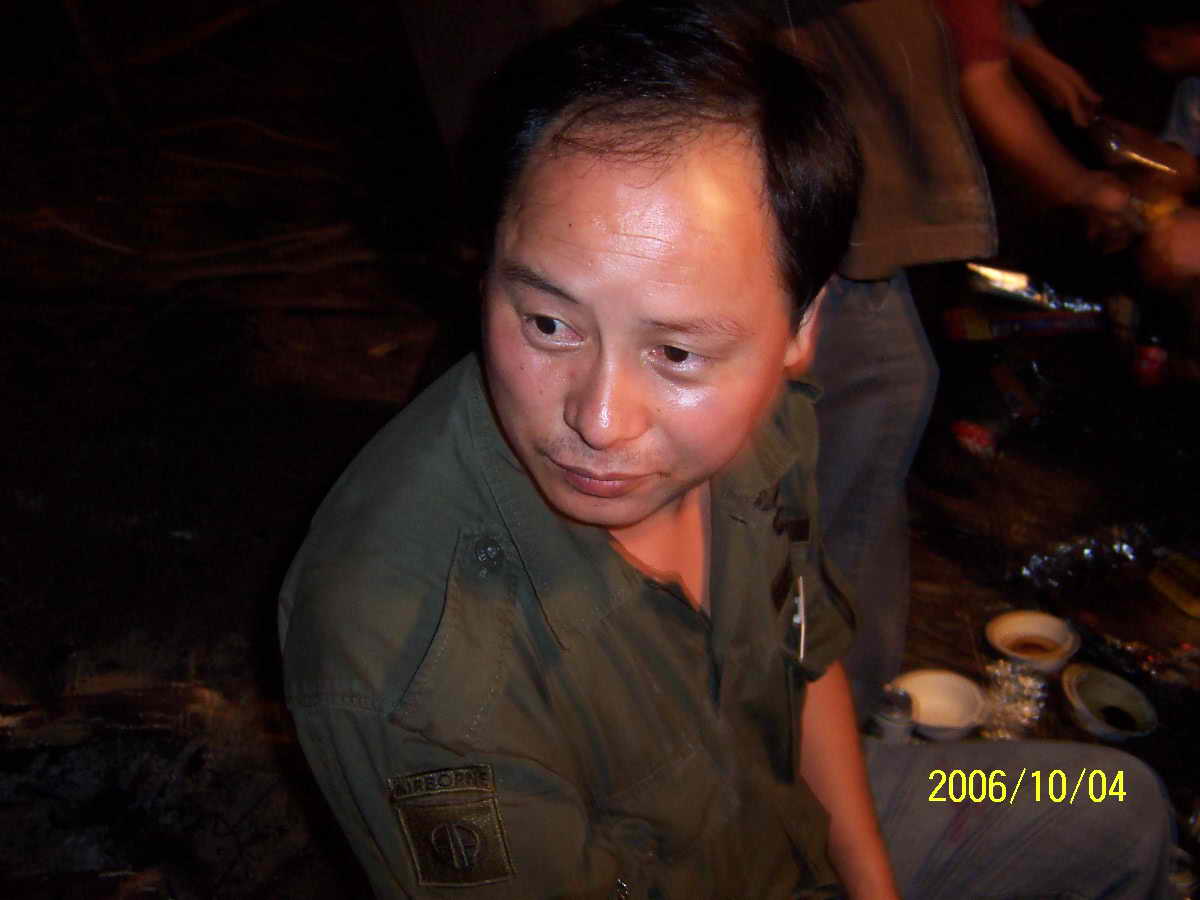 伏龙山的活动照片快点上来啊！！！