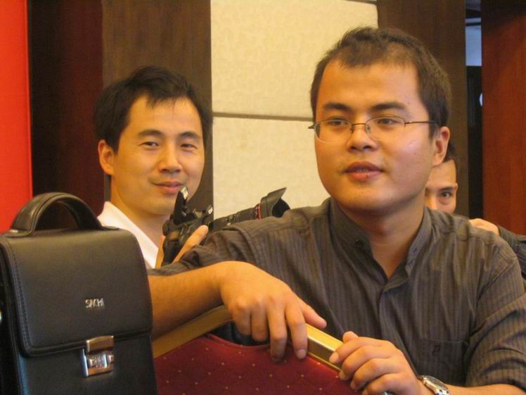 大家把2006年业余无线电管理会议照片发上来吧