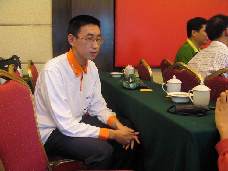 大家把2006年业余无线电管理会议照片发上来吧