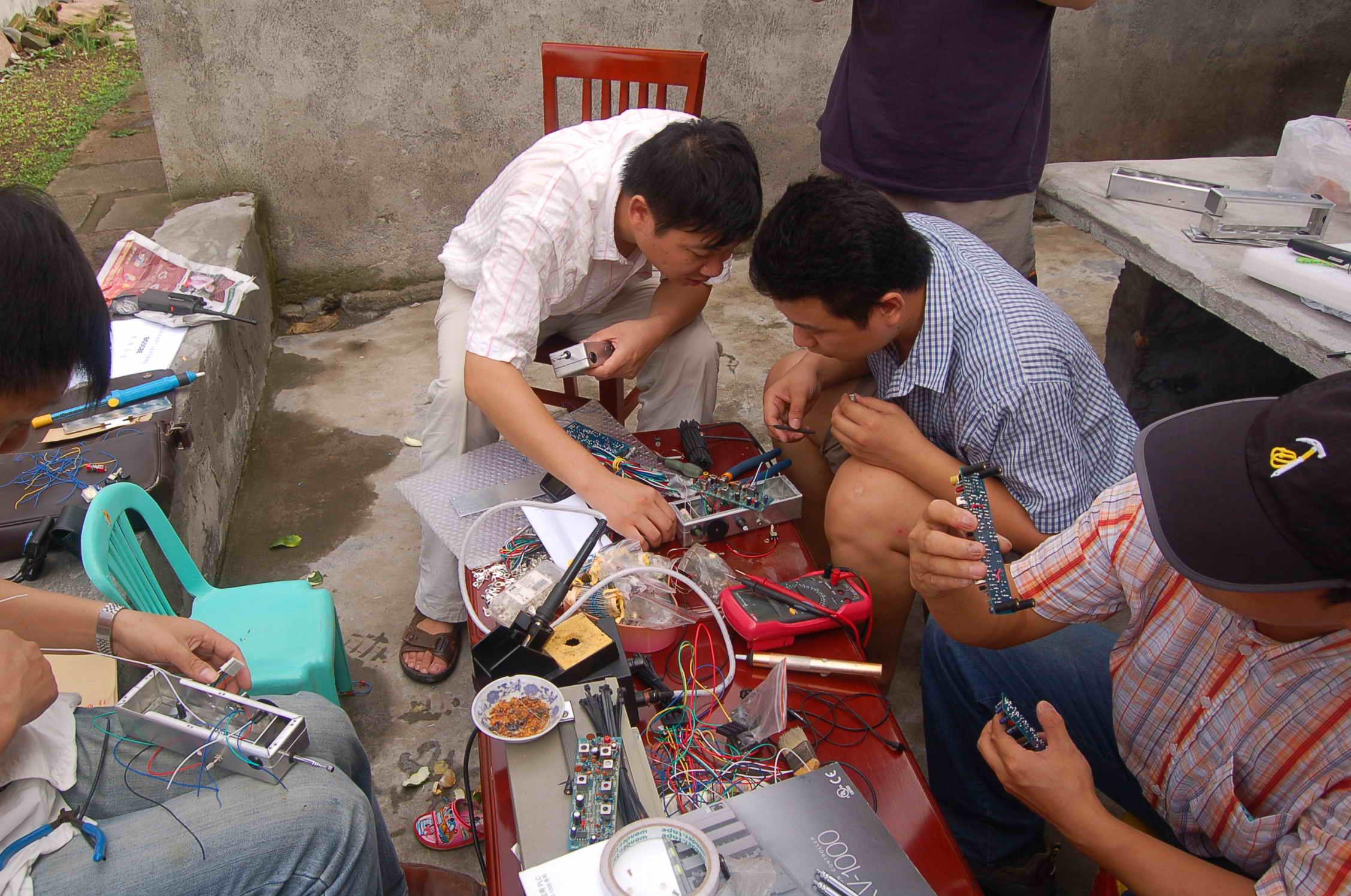 对无线电测向机统调并聚会过中秋节