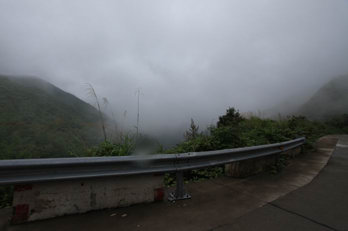 浓郁的雾如层层白纱.JPG