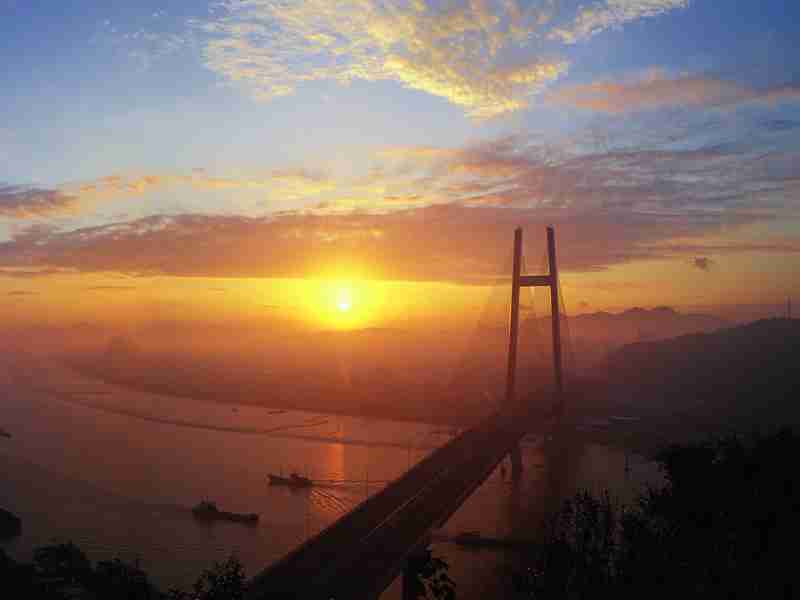 招宝山大桥日出